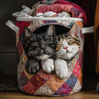 Schlafende Katzen Wäschekorb