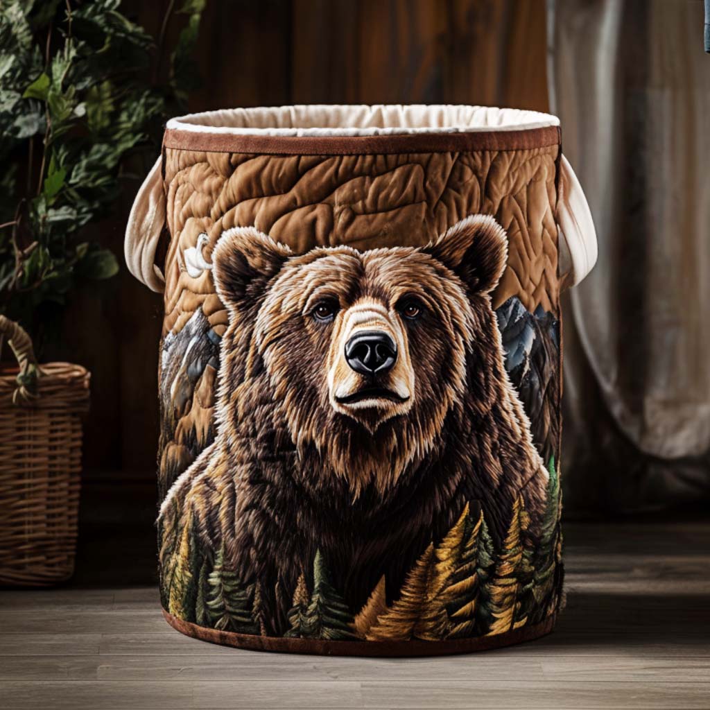 Brauner Bär im Wald Wäschekorb