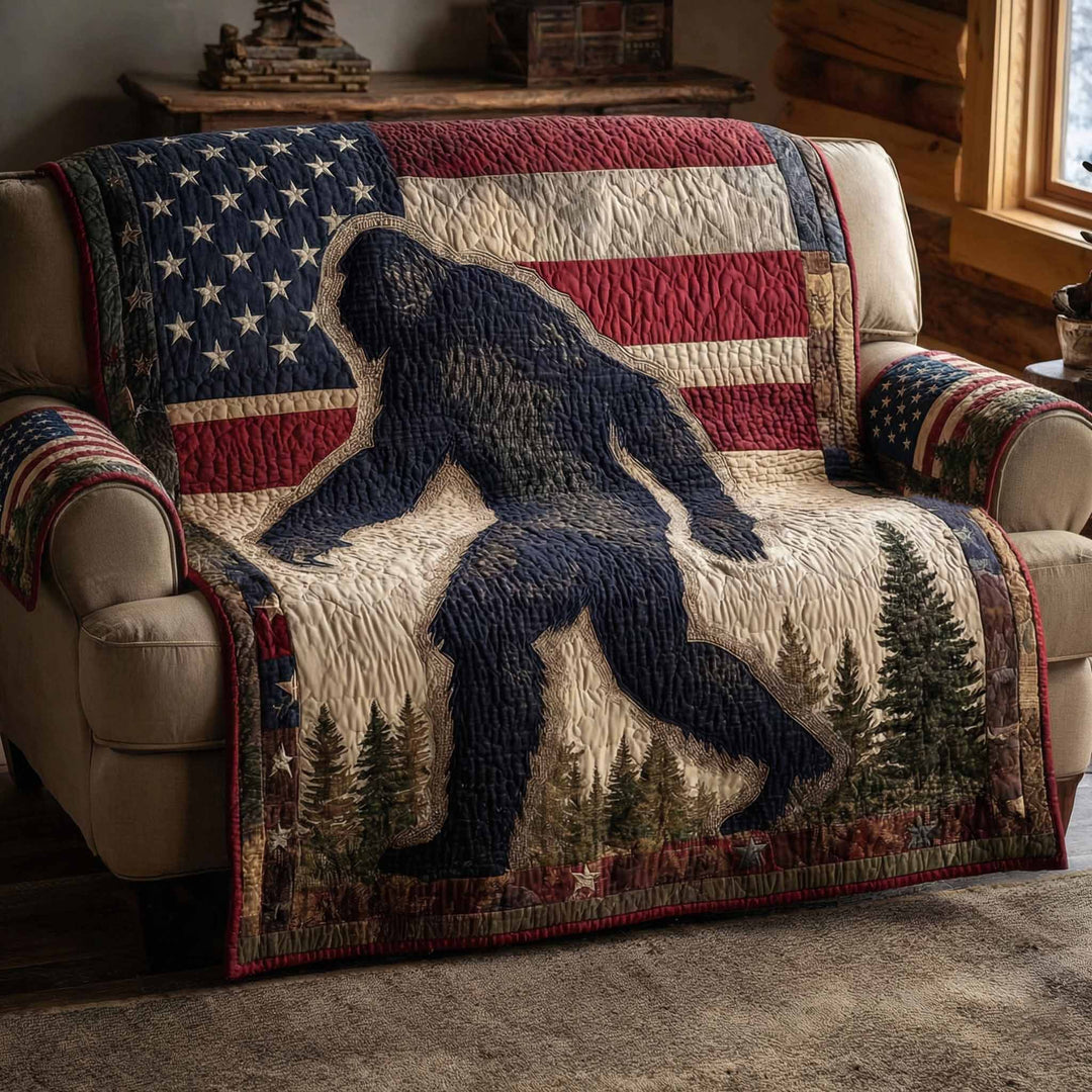 Bigfoot Lagerfeuer Mondnacht Sofaüberwurf