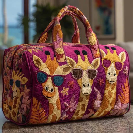 Pinke gesteppte Reisetasche mit drei Giraffen mit Sonnenbrille