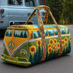 Gesteppte Reisetasche als Retro-Bus mit Sonnenblumen in Gelb und Grün